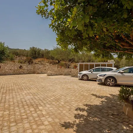 Nefeli With Private Pool Willa